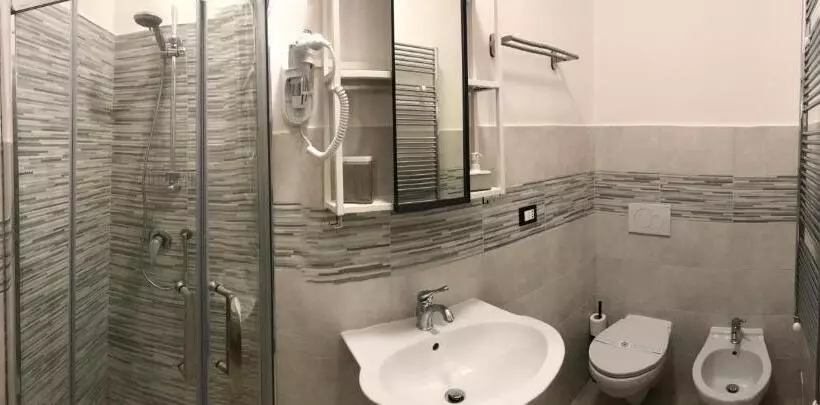پانسیون Attico Livorno Bed & Relax