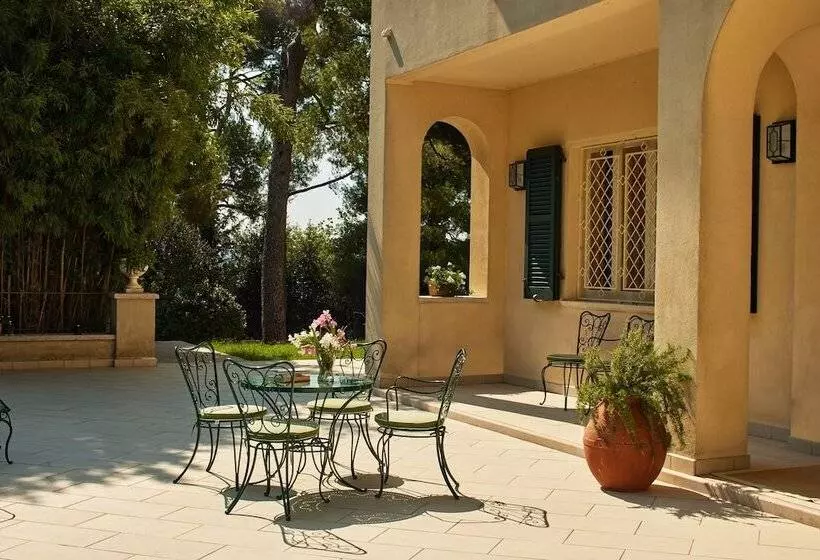 پانسیون Villa Monacelli