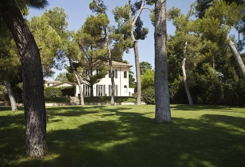 پانسیون Villa Monacelli