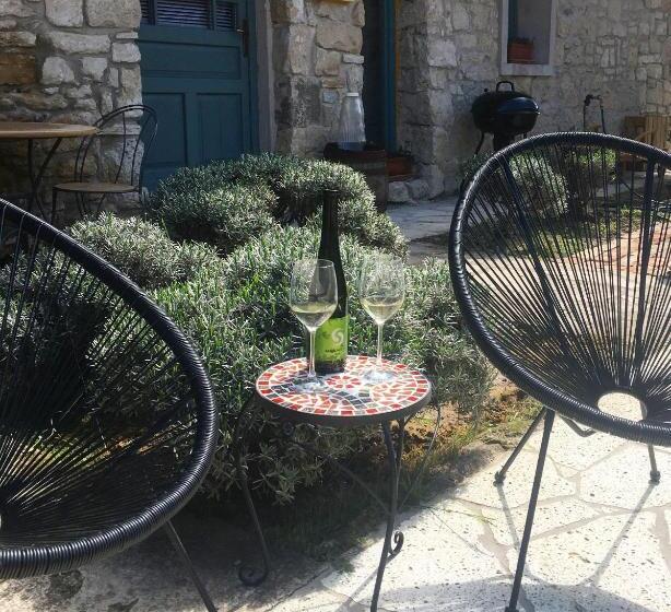 פנסיון Hungry Grape Guests