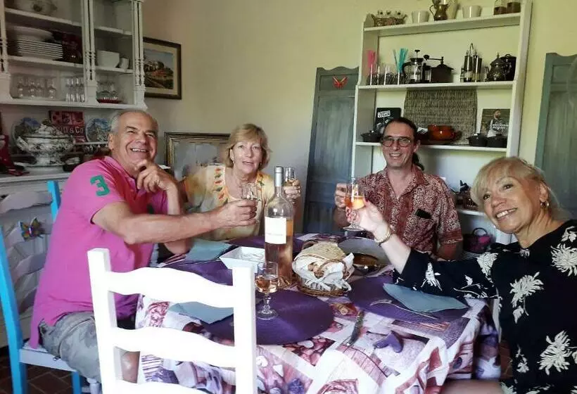 ペンション La Maison De Marie Jeanne   2 Chambres   Table D Hôtes