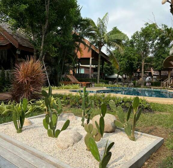 Sirilagoona Home Resort