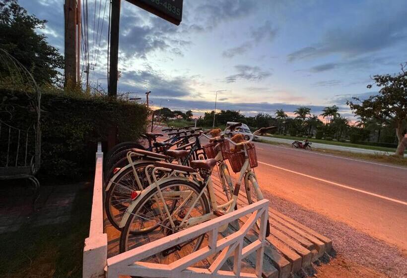 Sirilagoona Home Resort