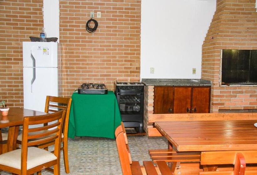 הוסטל Marlua Quartos & Suítes