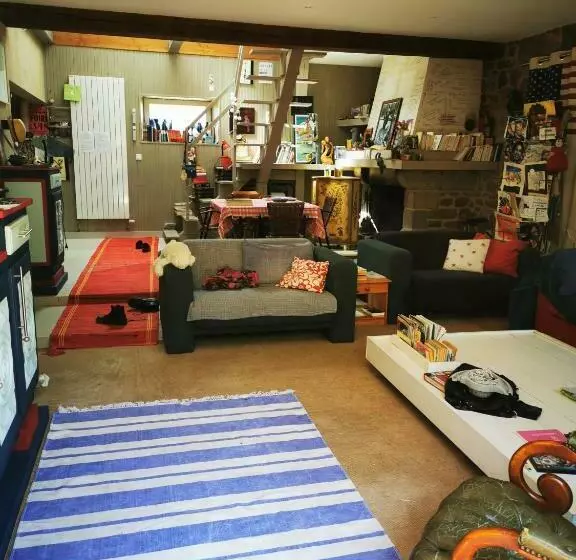 تختخواب و صبحانه Chambre Arty Chez L Habitant