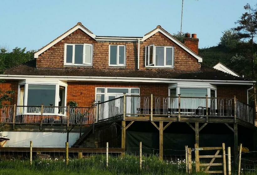 ベッドアンドブレックファースト Healing Waters Sanctuary For Exclusive Private Hire And Self Catering Board, Vegetarian, Alcohol & W