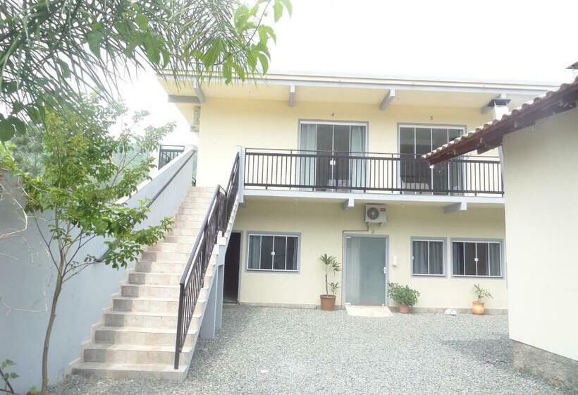 پانسیون Pousada Casa Verde