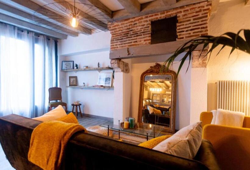 تختخواب و صبحانه La Tour Aux Grains Chambres Autonomes