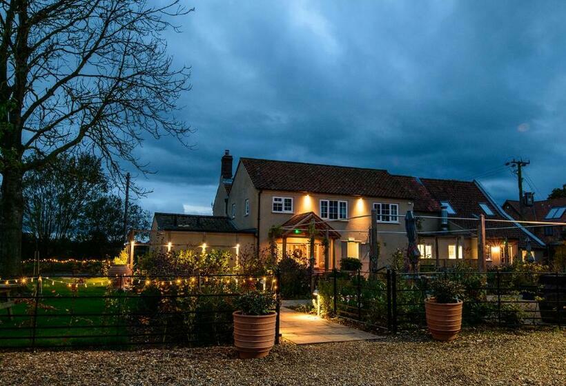 민박 The Three Horseshoes