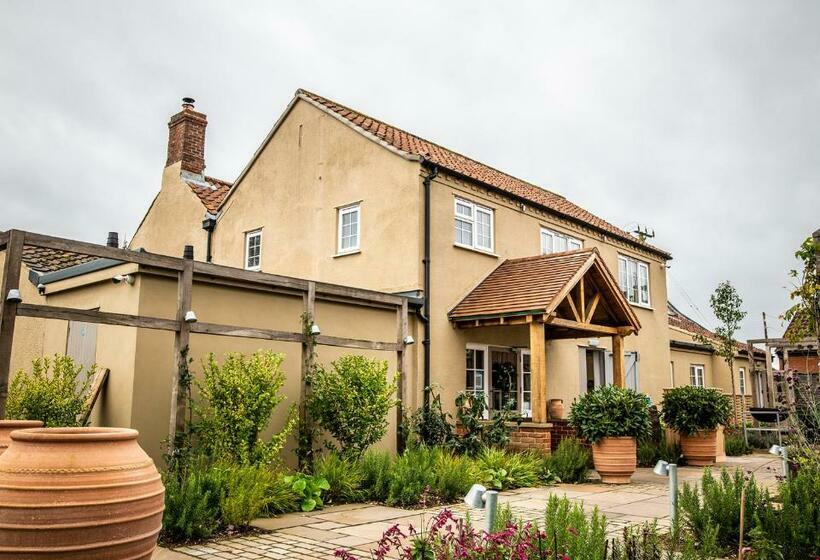 민박 The Three Horseshoes