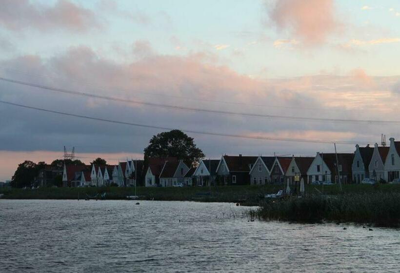 민박 Waterlands Genoegen