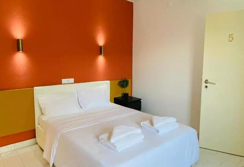 Retkeilymaja Central Atlantic Beach Guesthouse