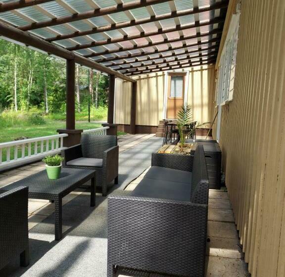 ユースホステル Villa Majatalot