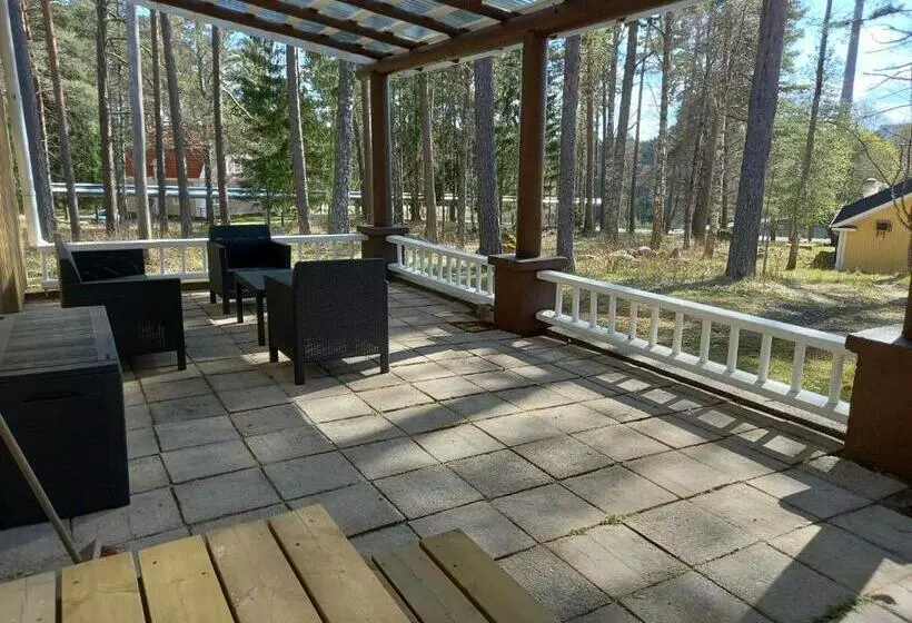 Retkeilymaja Villa Majatalot