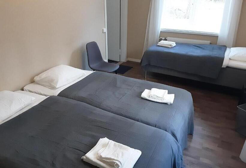 ユースホステル Villa Majatalot