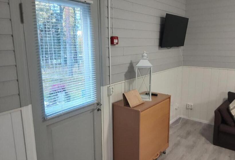 ユースホステル Villa Majatalot