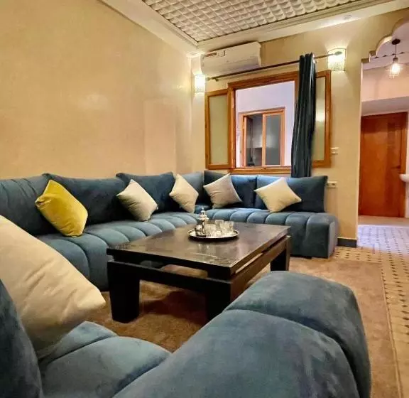 ホテル Apartments Lexpert  Riad The Family