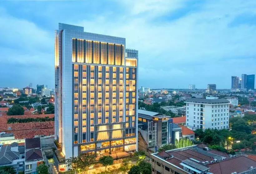 Grand Swiss Belhotel Darmo