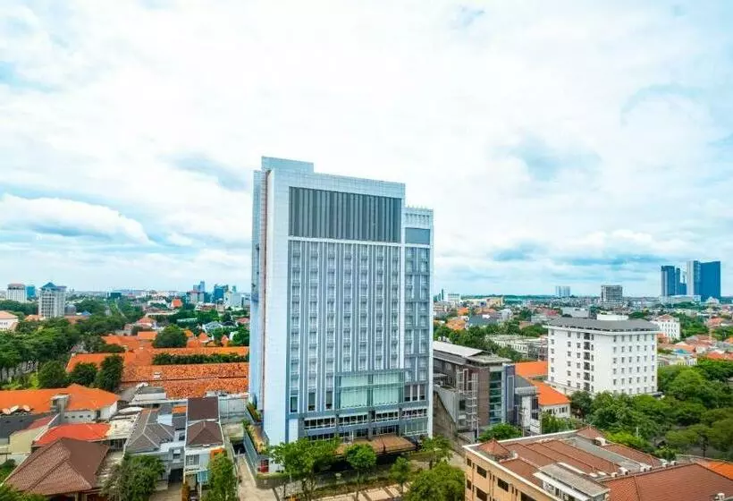 Grand Swiss Belhotel Darmo