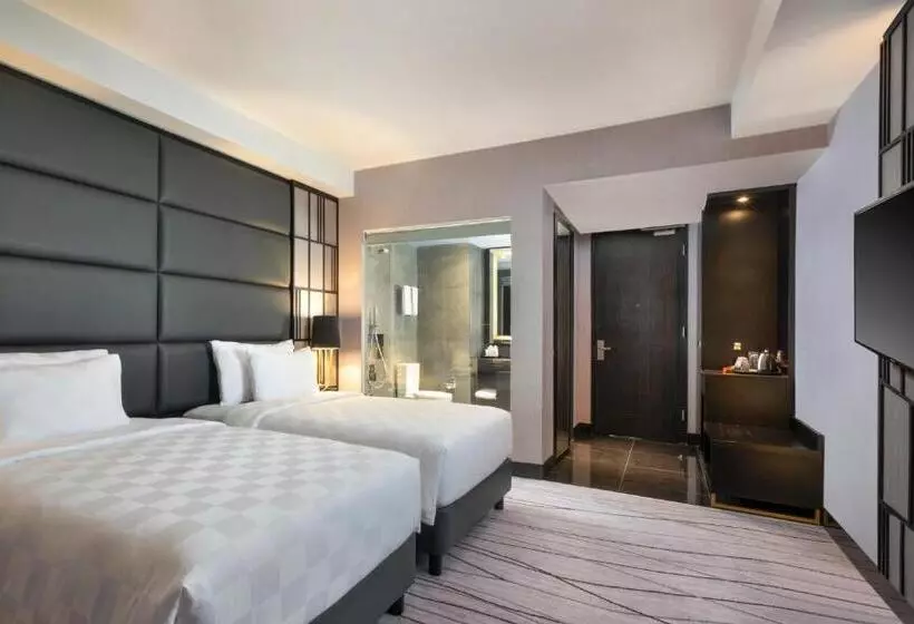 Grand Swiss Belhotel Darmo