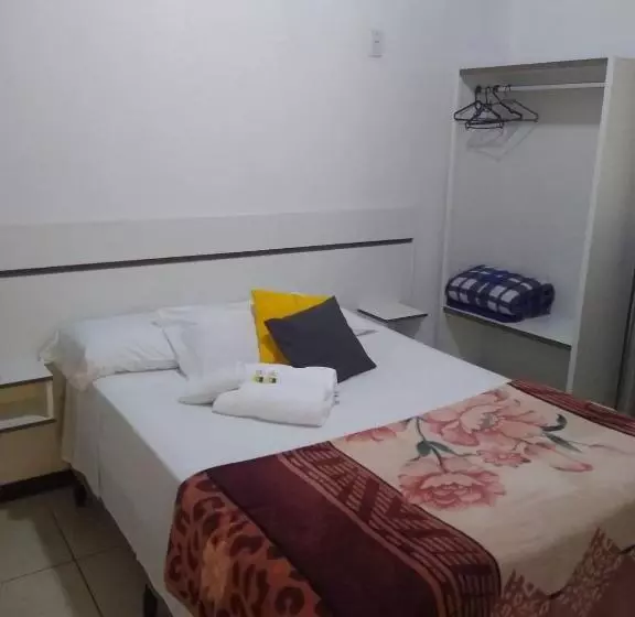 Majatalo Central 2   Pousada