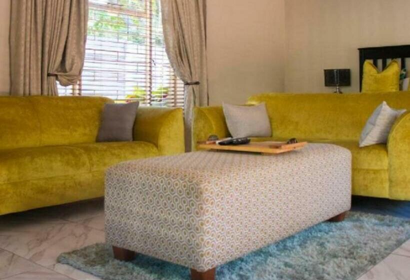 ペンション Monacco Guest House