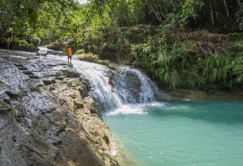 Cabagnow Seaside Resort