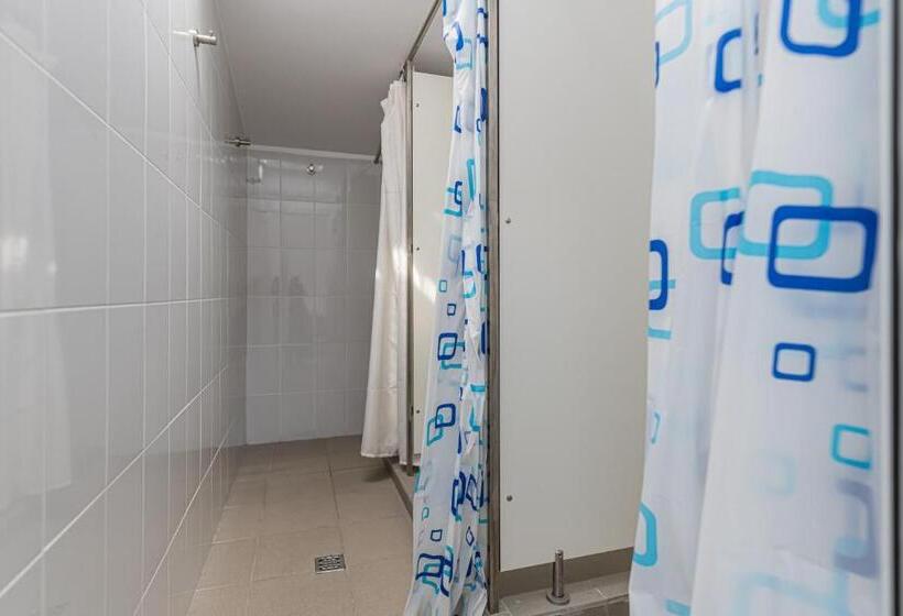 Hostel Ghimbav Airport