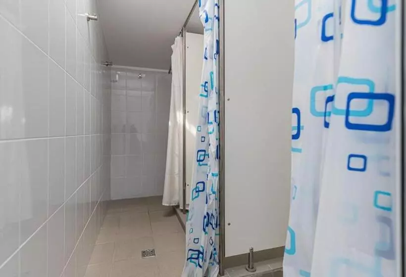Hostel Ghimbav Airport