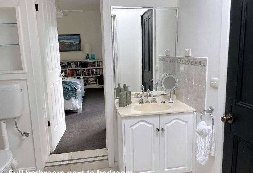 پانسیون Bayview Studio