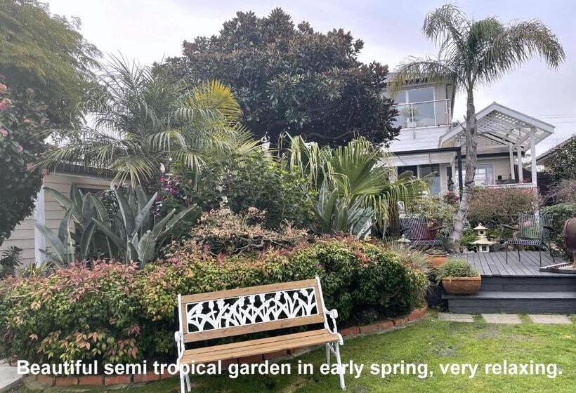 پانسیون Bayview Studio