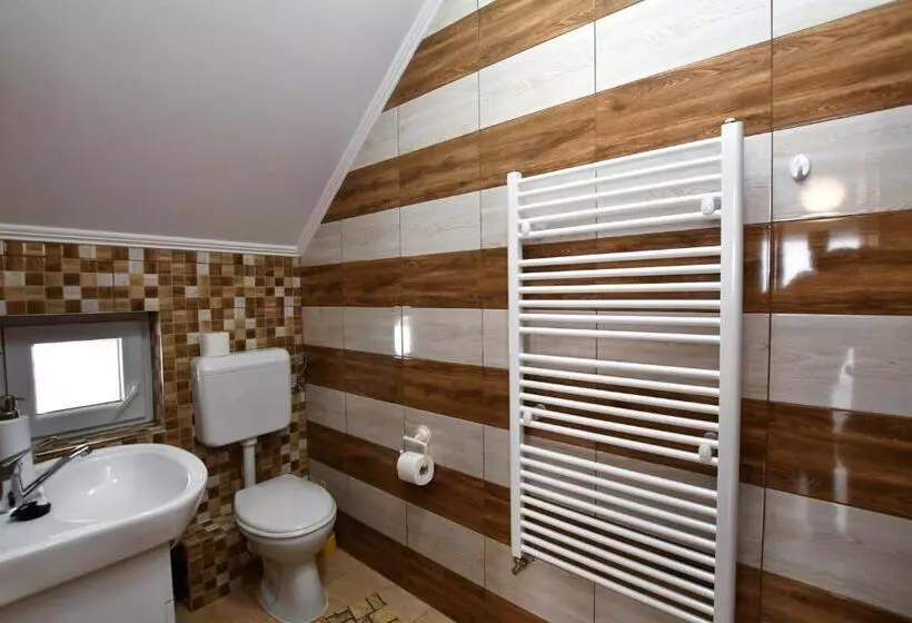 Pensiune Casa De Oaspeti Cristian