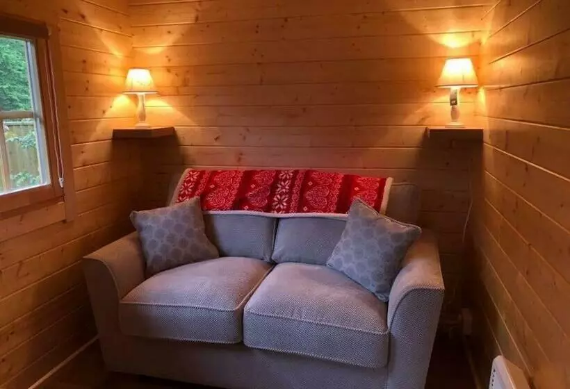 Majatalo Cosy Log Cabin   The Dookit   Fife