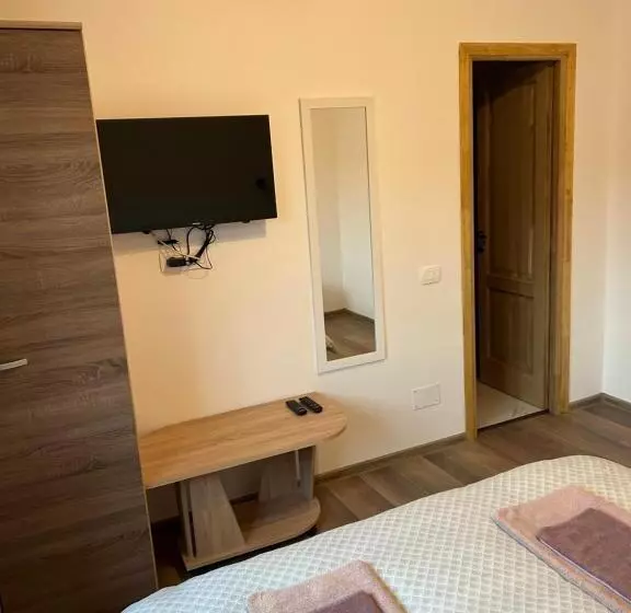 Majatalo Giulia Home