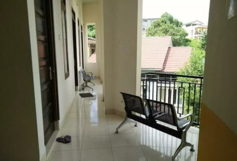 پانسیون Nidira Guest House