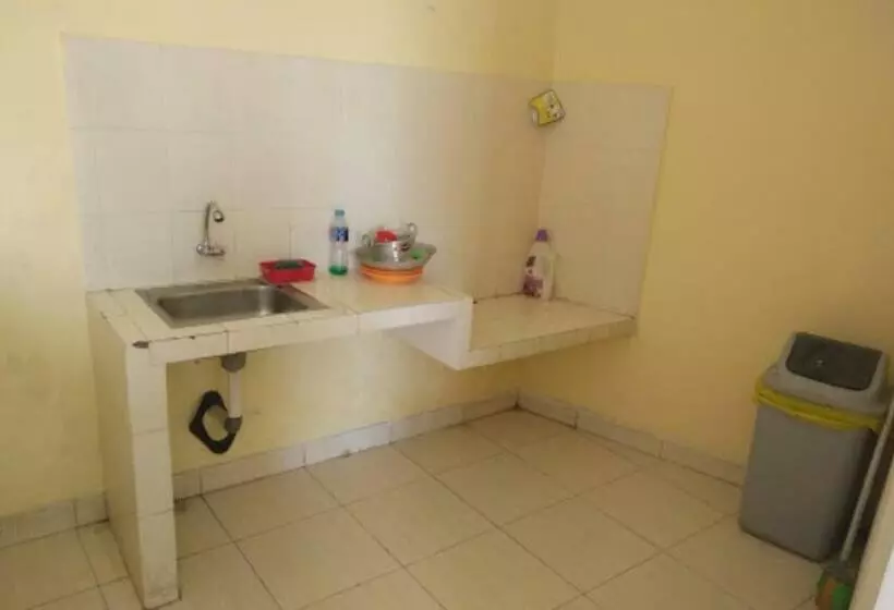 پانسیون Nidira Guest House