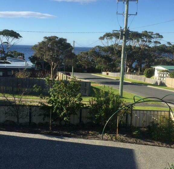 ベッドアンドブレックファースト Wheel House Studio