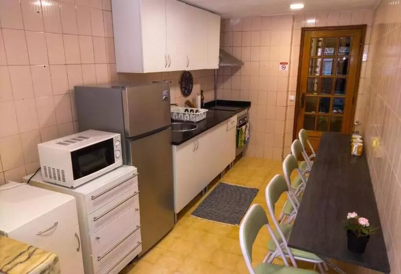 پانسیون Friends In Braga   Charming Bedrooms In The Historic Center
