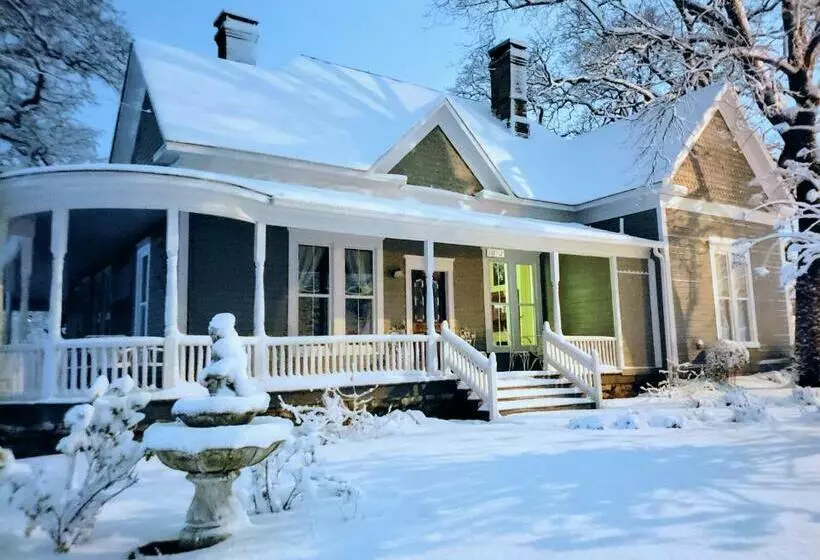 Aamiaismajoitus (B&B) The Gallery House Boutique