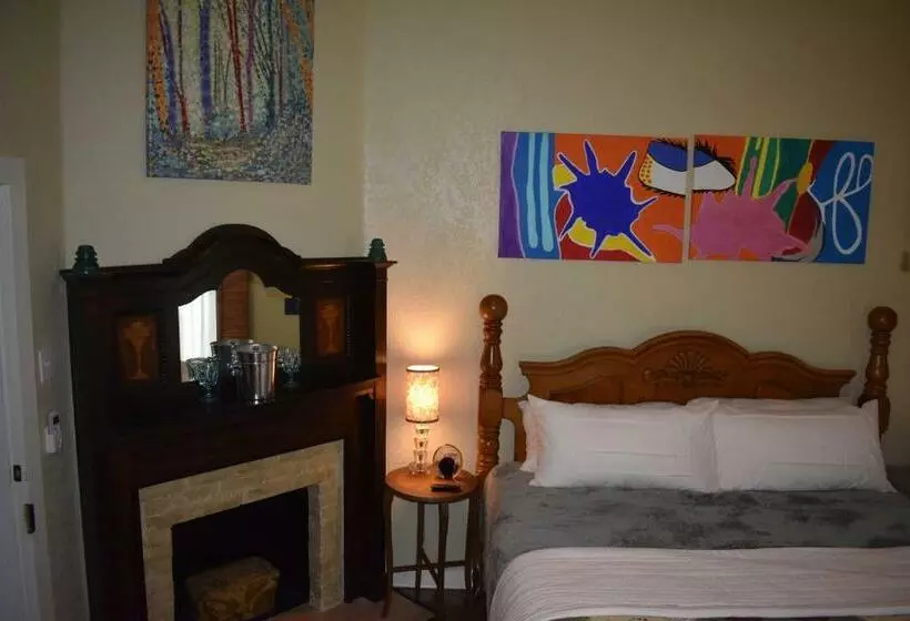 Aamiaismajoitus (B&B) The Gallery House Boutique