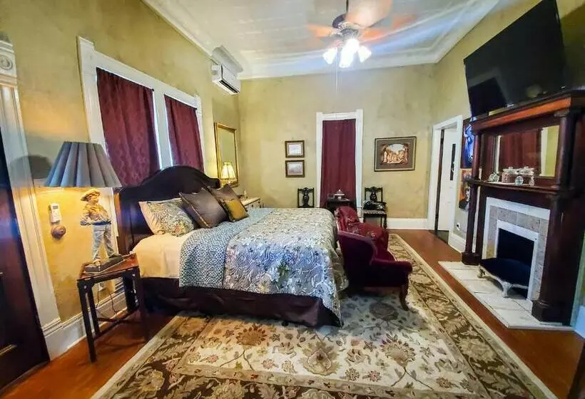 Aamiaismajoitus (B&B) The Gallery House Boutique