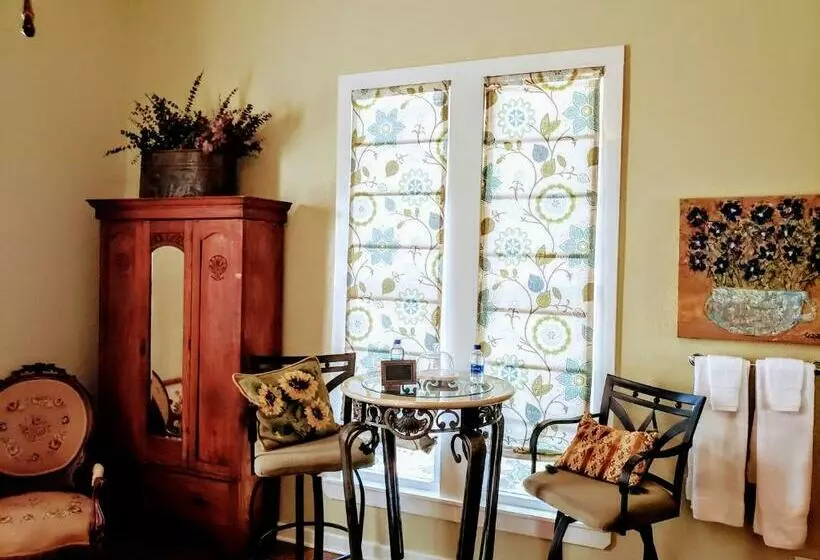 Aamiaismajoitus (B&B) The Gallery House Boutique