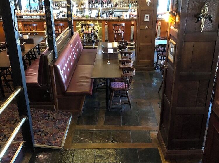 هتل Bishops Arms Lund