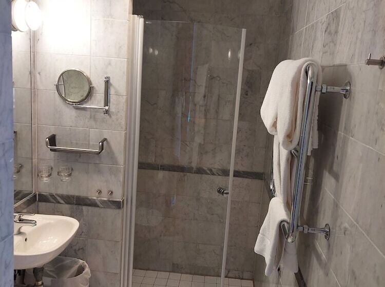 هتل Bishops Arms Lund