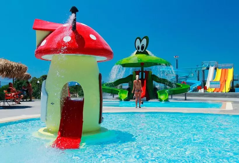 Hotelli Blue Lagoon Village   All Inclusive