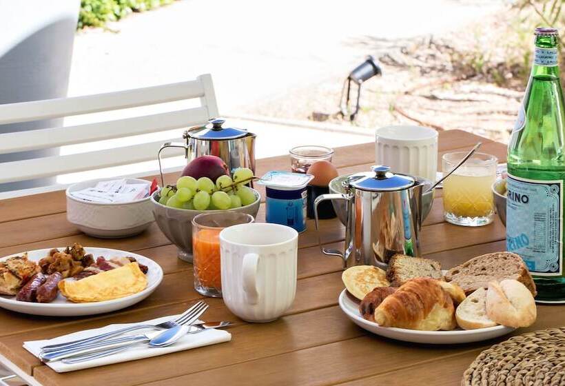 هتل Holiday Inn Marseille Airport, An Ihg