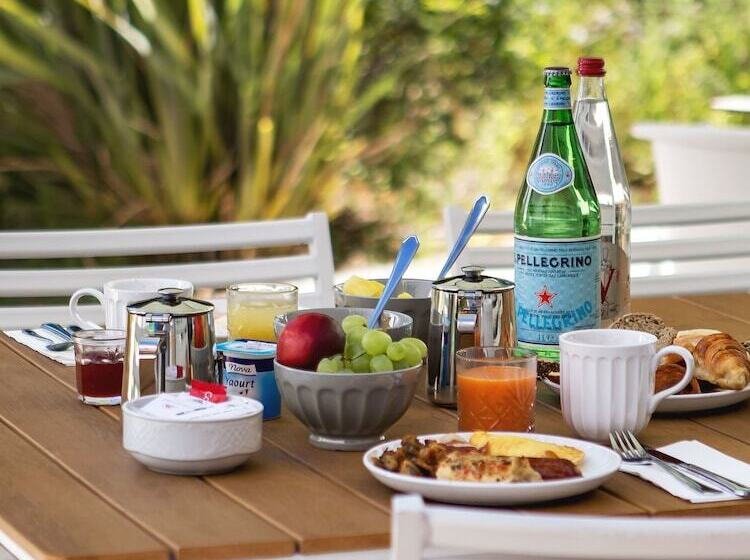 هتل Holiday Inn Marseille Airport, An Ihg