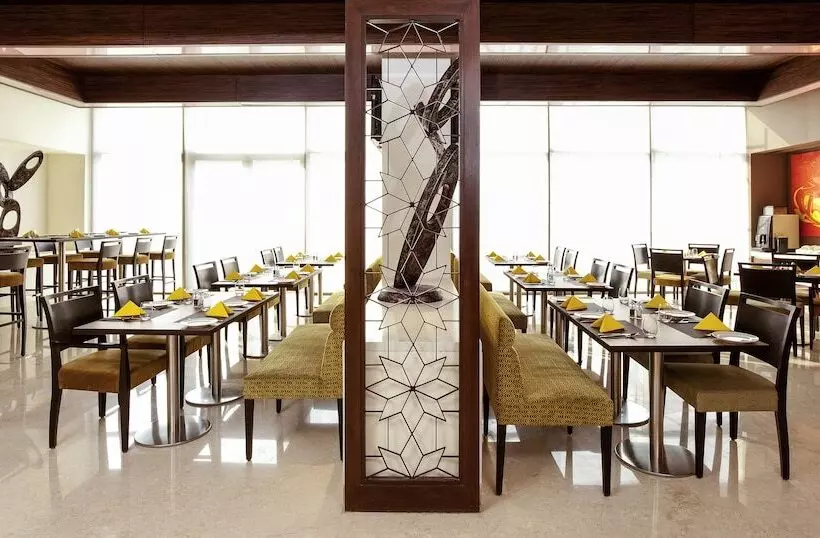 호텔 Ibis Mumbai Airport   An Accor Brand