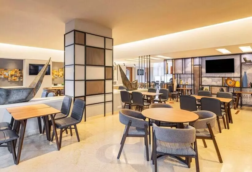 호텔 Ibis Mumbai Airport   An Accor Brand