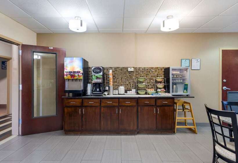 فندق Quality Inn & Suites Huntsville Research Park Area